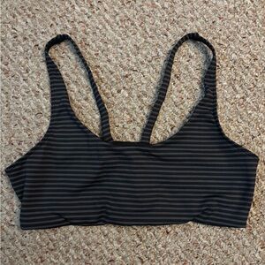Cute Vuori striped sports bra